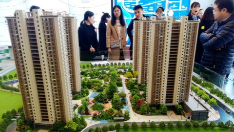 More single Chinese women are buying homes: report